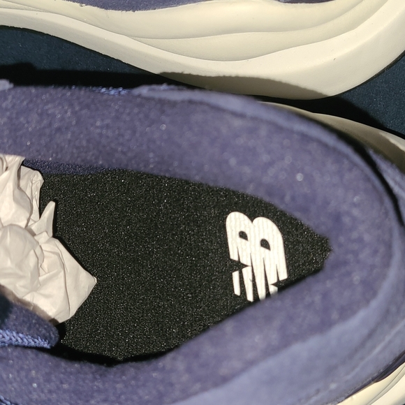 New New Balance sneakers in Navy blue suede sizes 11,11.5 and 12 - Picture 6 of 10